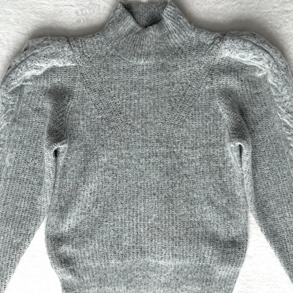 NWOT Industry Chic Gray Turtleneck Warm Sweater for Women Size M - Picture 5 of 6